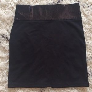 Gorgeous forever 21 mini skirt with sequences.
